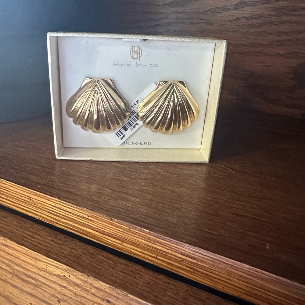 NWT House of Harlow Gold Sea Shell Earings